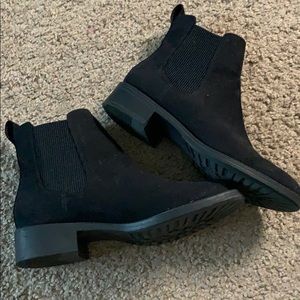 Black Chelsea boots